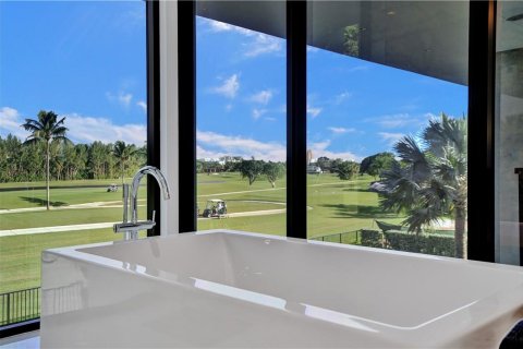 House in Fort Lauderdale, Florida 6 bedrooms, 567.35 sq.m. № 195760 - photo 16
