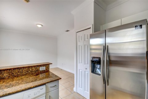Casa en venta en Doral, Florida, 3 dormitorios, 156.35 m2 № 1098369 - foto 10