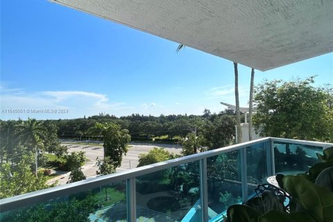 Condo in Sunrise, Florida, 3 bedrooms  № 1328030 - photo 29