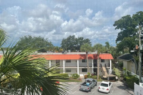 Condominio en alquiler en Seminole, Florida, 1 dormitorio, 66.89 m2 № 1369720 - foto 1