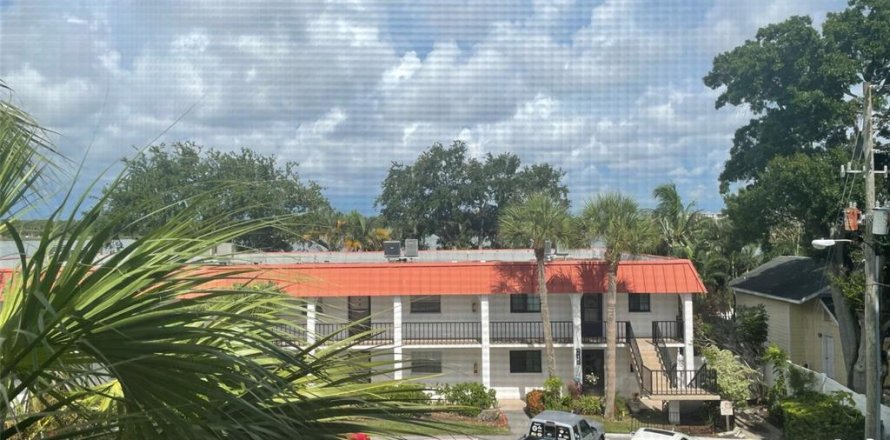 Condominio en Seminole, Florida, 1 dormitorio  № 1369720