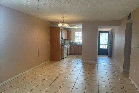 Condominio en alquiler en Seminole, Florida, 1 dormitorio, 66.89 m2 № 1369720 - foto 5