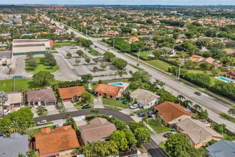 Villa ou maison à vendre à Miami, Floride: 4 chambres, 188.96 m2 № 1385700 - photo 28