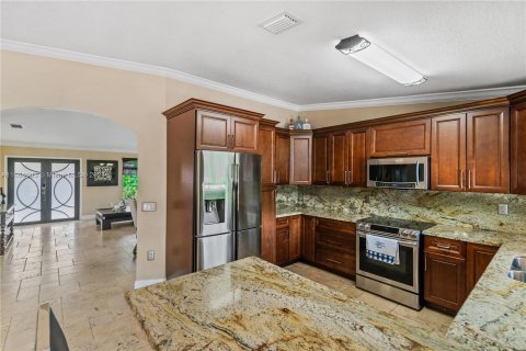 House in Miami, Florida 4 bedrooms, 188.96 sq.m. № 1385700 - photo 15