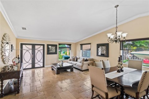 Villa ou maison à vendre à Miami, Floride: 4 chambres, 188.96 m2 № 1385700 - photo 8