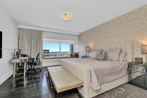 Condo in Miami, Florida, 2 bedrooms  № 1385739 - photo 18