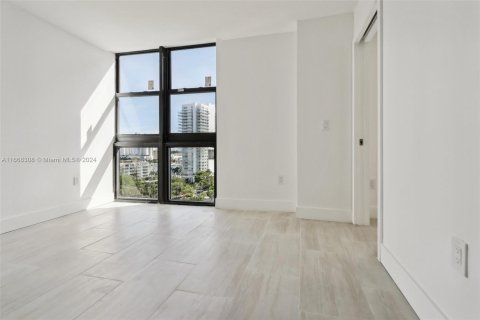 Condo in Miami Beach, Florida, 3 bedrooms  № 1385701 - photo 15