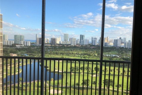 Condominio en venta en Aventura, Florida, 2 dormitorios, 105.72 m2 № 750128 - foto 2