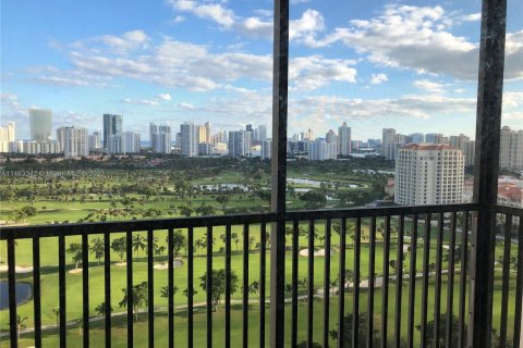 Condominio en venta en Aventura, Florida, 2 dormitorios, 105.72 m2 № 750128 - foto 1