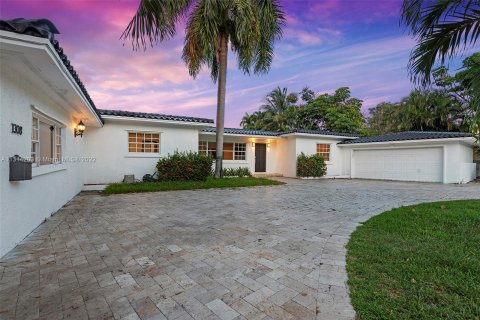 Casa en venta en Fort Lauderdale, Florida, 5 dormitorios, 216.46 m2 № 186524 - foto 8