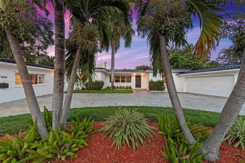 Casa en venta en Fort Lauderdale, Florida, 5 dormitorios, 216.46 m2 № 186524 - foto 7