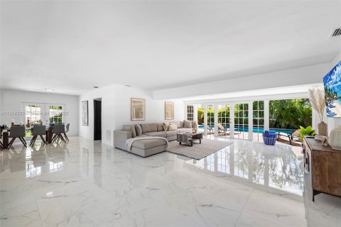 Villa ou maison à vendre à Fort Lauderdale, Floride: 5 chambres, 216.46 m2 № 186524 - photo 10