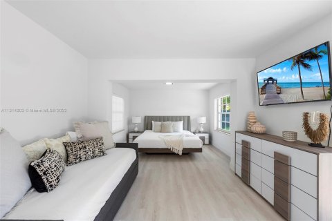 Casa en venta en Fort Lauderdale, Florida, 5 dormitorios, 216.46 m2 № 186524 - foto 15