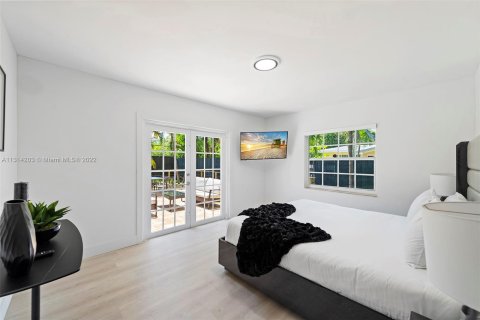 Villa ou maison à vendre à Fort Lauderdale, Floride: 5 chambres, 216.46 m2 № 186524 - photo 22