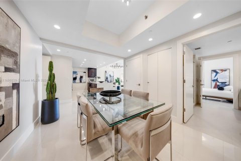 Condominio en venta en Miami, Florida, 2 dormitorios, 121.98 m2 № 1431267 - foto 19