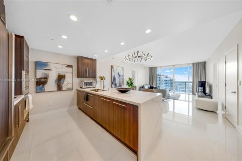 Condominio en venta en Miami, Florida, 2 dormitorios, 121.98 m2 № 1431267 - foto 4