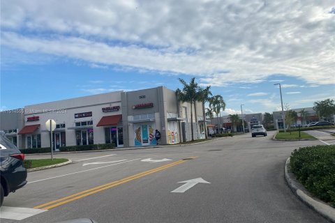 Immobilier commercial à vendre à Cooper City, Floride № 949516 - photo 1