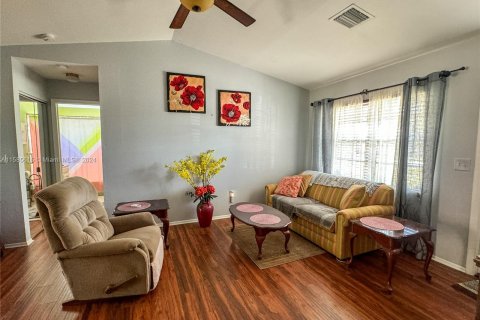 Casa en venta en LaBelle, Florida, 2 dormitorios № 1172004 - foto 3