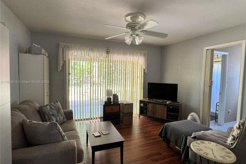 Casa en venta en LaBelle, Florida, 2 dormitorios № 1172004 - foto 6