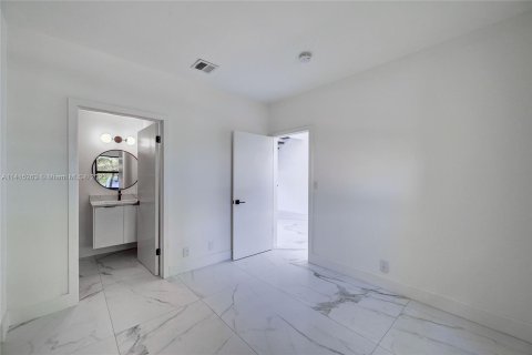 Townhouse in Fort Lauderdale, Florida 4 bedrooms, 251.86 sq.m. № 616835 - photo 15