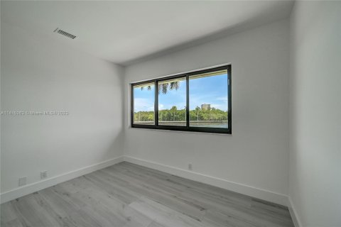 Townhouse in Fort Lauderdale, Florida 4 bedrooms, 251.86 sq.m. № 616835 - photo 25