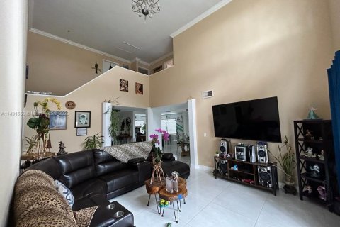 Casa en venta en Hialeah, Florida, 4 dormitorios, 183.02 m2 № 862013 - foto 16