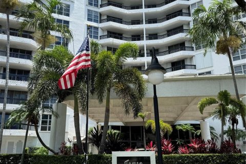 Condo in Aventura, Florida, 2 bedrooms  № 1236314 - photo 1