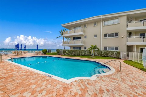 Condo in Hillsboro Beach, Florida, 2 bedrooms  № 1353864 - photo 29