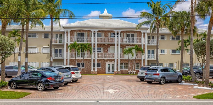 Condominio en Hillsboro Beach, Florida, 2 dormitorios  № 1353864