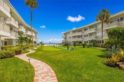 Condo in Hillsboro Beach, Florida, 2 bedrooms  № 1353864 - photo 4