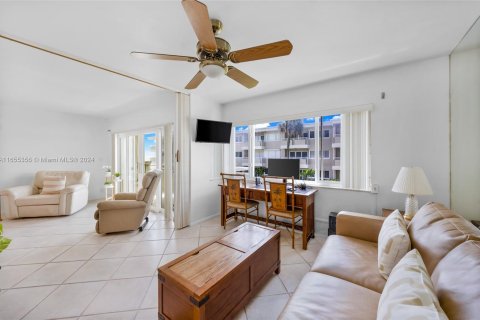 Condominio en venta en Hillsboro Beach, Florida, 2 dormitorios, 83.61 m2 № 1353864 - foto 18