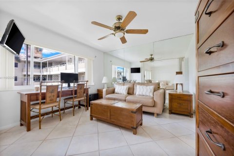 Condominio en venta en Hillsboro Beach, Florida, 2 dormitorios, 83.61 m2 № 1353864 - foto 17