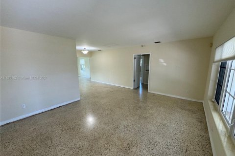 Terreno en venta en North Miami, Florida № 1353908 - foto 3