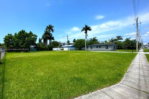 Land in Dania Beach, Florida № 617312 - photo 1
