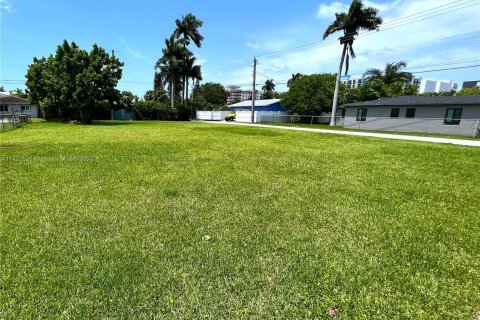 Купить земельный участок в Дания-Бич, Флорида № 617312 - фото 5