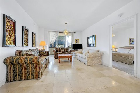 Condominio en venta en Surfside, Florida, 2 dormitorios, 139.35 m2 № 779434 - foto 4