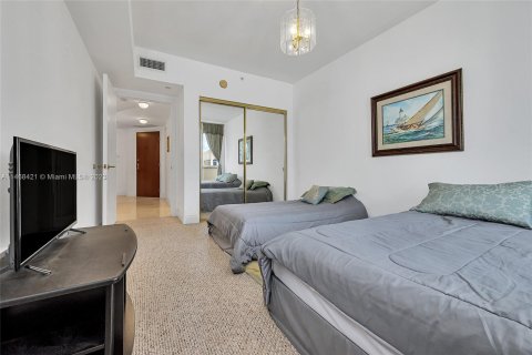 Condominio en venta en Surfside, Florida, 2 dormitorios, 139.35 m2 № 779434 - foto 29