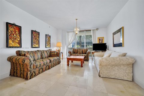 Condominio en venta en Surfside, Florida, 2 dormitorios, 139.35 m2 № 779434 - foto 5