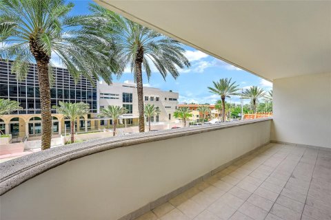 Condominio en venta en Surfside, Florida, 2 dormitorios, 139.35 m2 № 779434 - foto 6