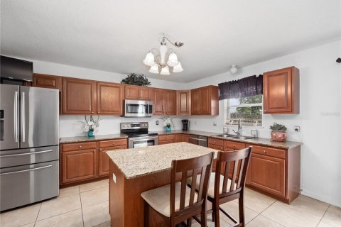 Villa ou maison à vendre à Kissimmee, Floride: 4 chambres, 233.56 m2 № 1357775 - photo 5