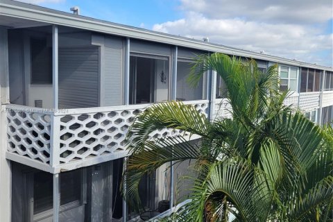 Condo in Miami, Florida, 1 bedroom  № 1398209 - photo 5