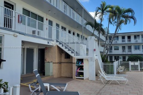 Condo in Miami, Florida, 1 bedroom  № 1398209 - photo 20