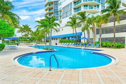 Condominio en venta en Hollywood, Florida, 2 dormitorios, 185.06 m2 № 1141575 - foto 10