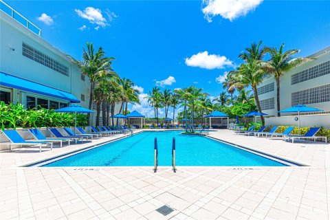 Condominio en venta en Hollywood, Florida, 2 dormitorios, 185.06 m2 № 1141575 - foto 12