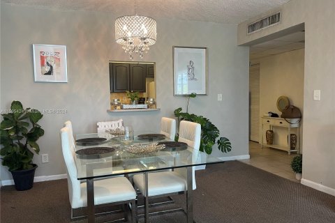 Copropriété à vendre à Sunny Isles Beach, Floride: 1 chambre, 92.9 m2 № 1188358 - photo 10