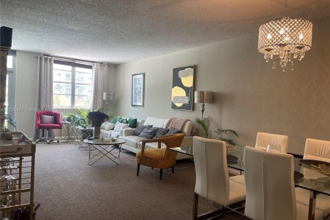 Condo in Sunny Isles Beach, Florida, 1 bedroom  № 1188358 - photo 6