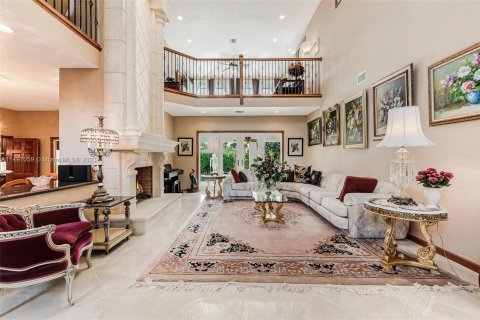 Casa en venta en Coral Springs, Florida, 5 dormitorios, 445.28 m2 № 880132 - foto 5