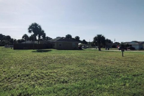 Terrain à vendre à Vero Beach, Floride № 693335 - photo 2