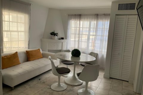 Condominio en venta en Miami Beach, Florida, 1 dormitorio, 41.53 m2 № 120740 - foto 2