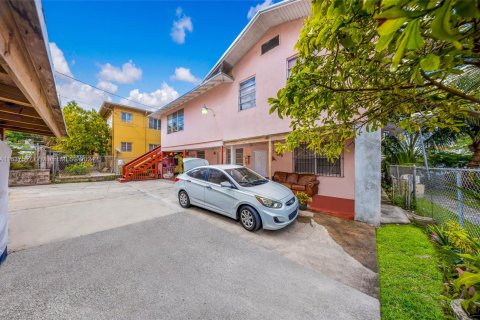 Propiedad comercial en venta en Miami, Florida № 1309597 - foto 6